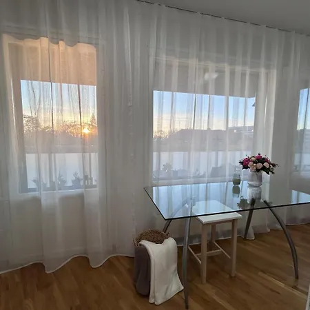 Stella's - Center - Free Secure Parking - Big Sun Terrace - Air Conditioning - Wifi - Tram To The Bus Station And Old Town Reval