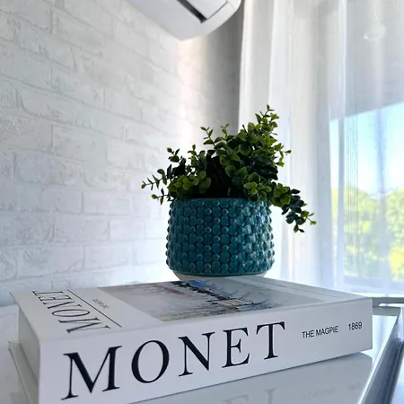 Stella's - Center - Free Secure Parking - Big Sun Terrace - Air Conditioning - Wifi - Tram To The Bus Station And Old Town Apartment Reval