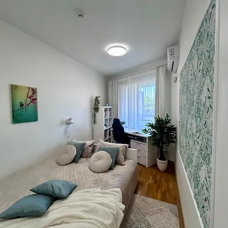 Stella's - Center - Free Secure Parking - Big Sun Terrace - Air Conditioning - Wifi - Tram To The Bus Station And Old Town Reval