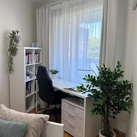 Stella's - Center - Free Secure Parking - Big Sun Terrace - Air Conditioning - Wifi - Tram To The Bus Station And Old Town Apartment *