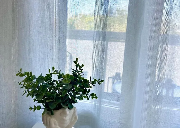 Stella's - Center - Free Secure Parking - Big Sun Terrace - Air Conditioning - Wifi - Tram To The Bus Station And Old Town Apartament *