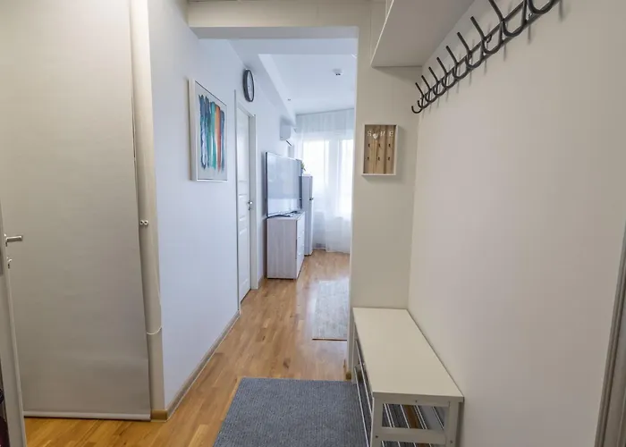 Stella's - Center - Free Secure Parking - Big Sun Terrace - Air Conditioning - Wifi - Tram To The Bus Station And Old Town * Tallin