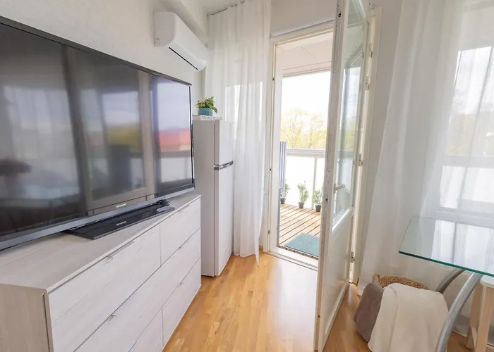 Stella's - Center - Free Secure Parking - Big Sun Terrace - Air Conditioning - Wifi - Tram To The Bus Station And Old Town Apartament Tallin