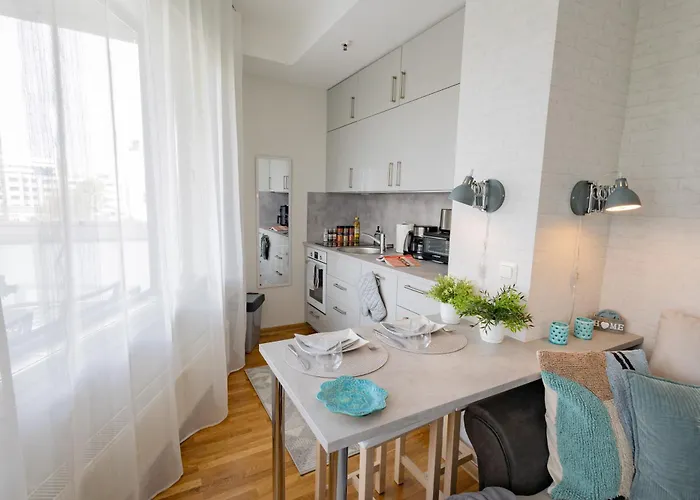 Stella's - Center - Free Secure Parking - Big Sun Terrace - Air Conditioning - Wifi - Tram To The Bus Station And Old Town * Tallin